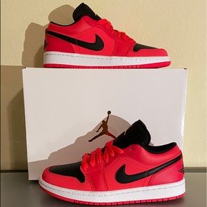 Nike Jordan 1 low siren red 7 Women’s